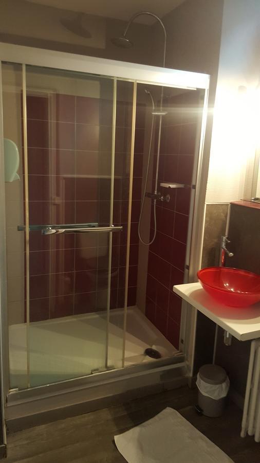 Hotel Des Voyageurs Mayenne Luaran gambar