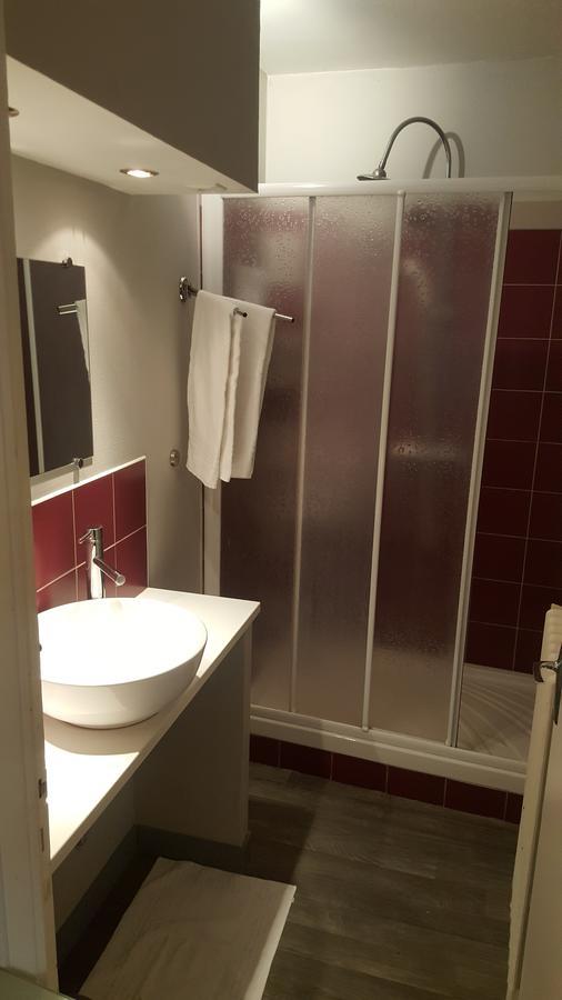 Hotel Des Voyageurs Mayenne Luaran gambar